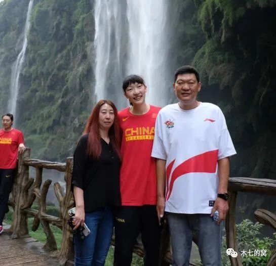 经历过挫折，不要服输，与现实一刚到底，可谓是每一位角色散发出向上的积极能量